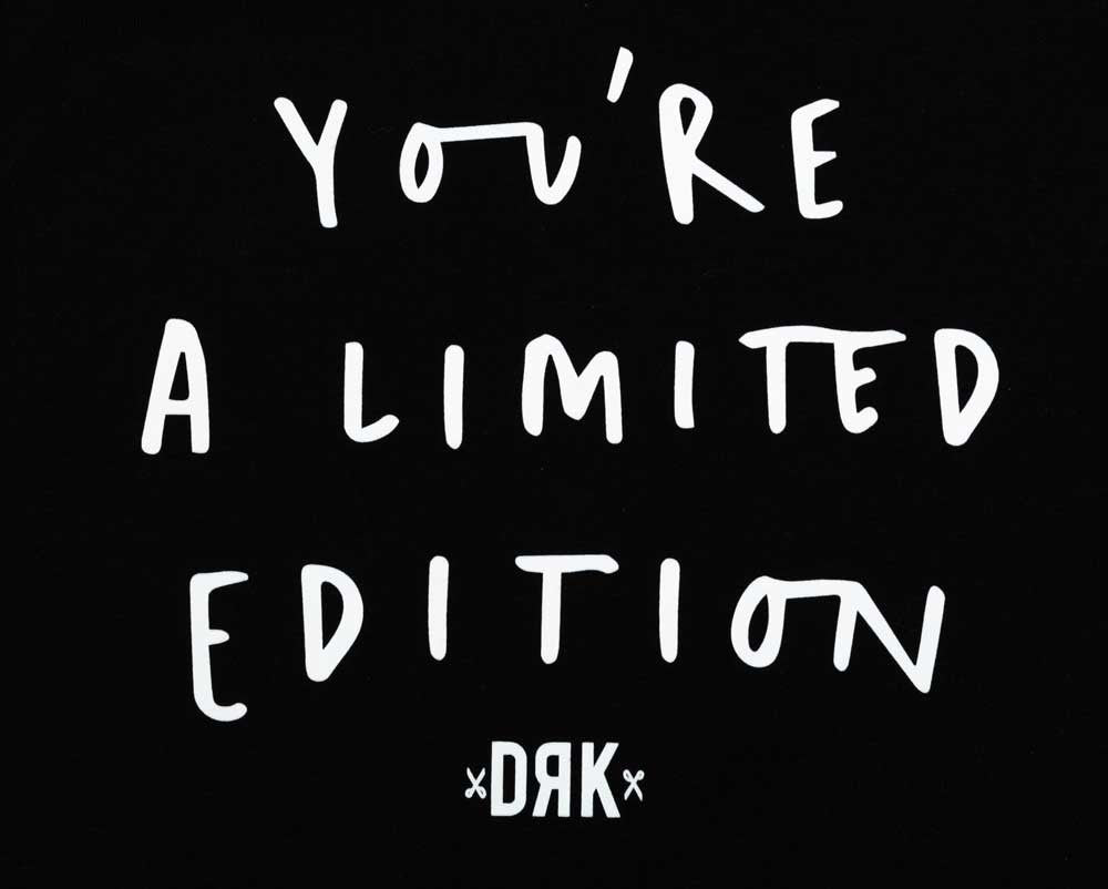 Rövid ujjú póló Dorko DRK &quot;You're a limited edition&quot; mintával - Momsy